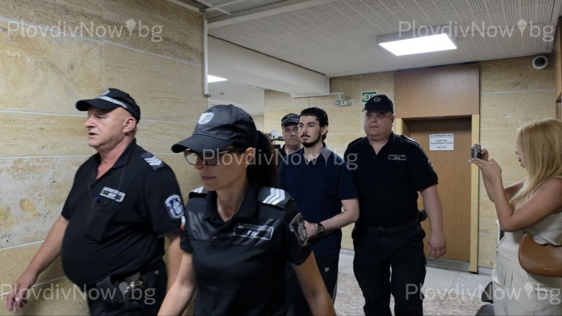 Трима адвокати защитават Ивелин, обвинен в убийството на жена в Първомай
