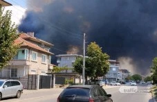 Два военни хеликоптера се включиха в гасенето на огъня над Асеновград, засегнат е гробищния парк СНИМКИ+ВИДЕО