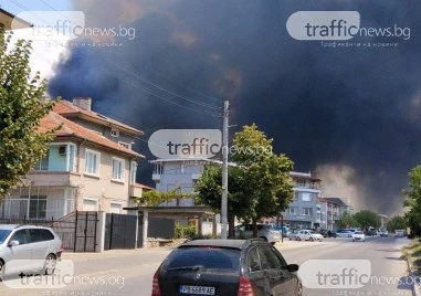 Два военни хеликоптера се включиха в гасенето на огъня над Асеновград, засегнат е гробищния парк СНИМКИ+ВИДЕО