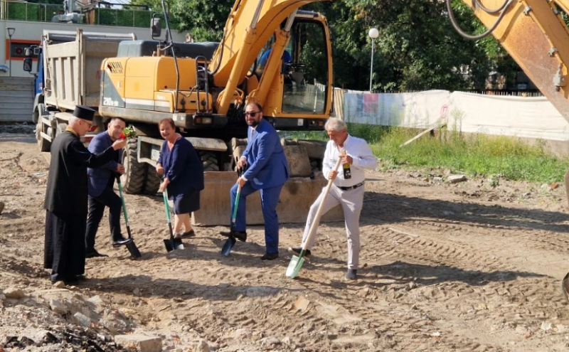 Първа копка! Изграждането на нов корпус към СУ „Св. Паисий Хилендарски“ започна