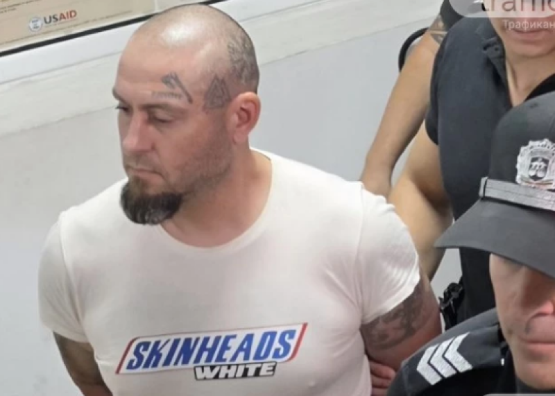 „Skinheads White“ пред съда: Колко по-очевидни трябва да станат знаците