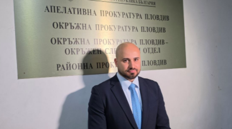 Свастики, неонацистка литература и трима обвиняеми след акцията в Пловдив