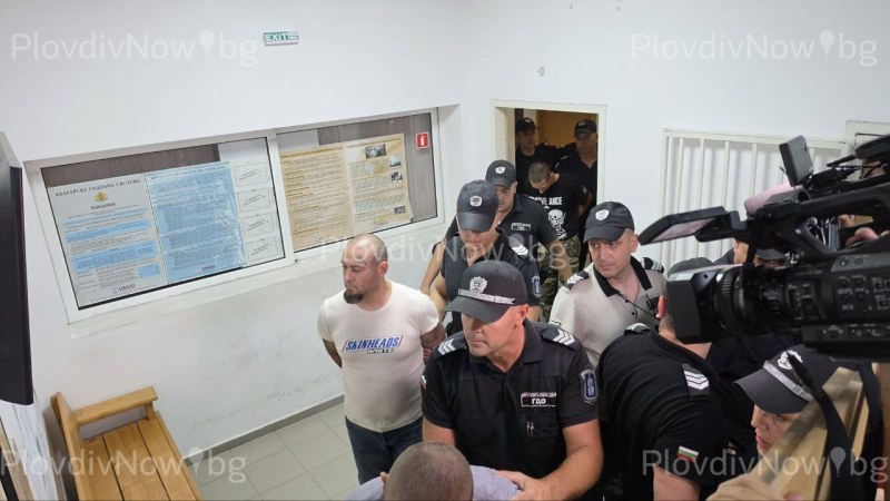 Тримата задърани от „Кръв и чест“ се изправиха пред съда в Пловдив