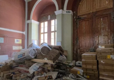 Общината с резервен план за учениците от Хуманитарната, ако ремонтът не завърши до първия звънец