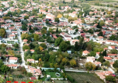 Осиновено момиче прекоси Европа, за да прегърне приемната си майка в Асеновградско