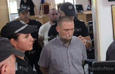 Соченият за тартор на „Кръв и чест“ иска на свобода, прокуратурата - по-тежки мерки за баща и син Велеви