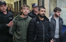 Тримата, зверски пребили и гаврили се с младеж край Панаира - на свобода с условни наказания