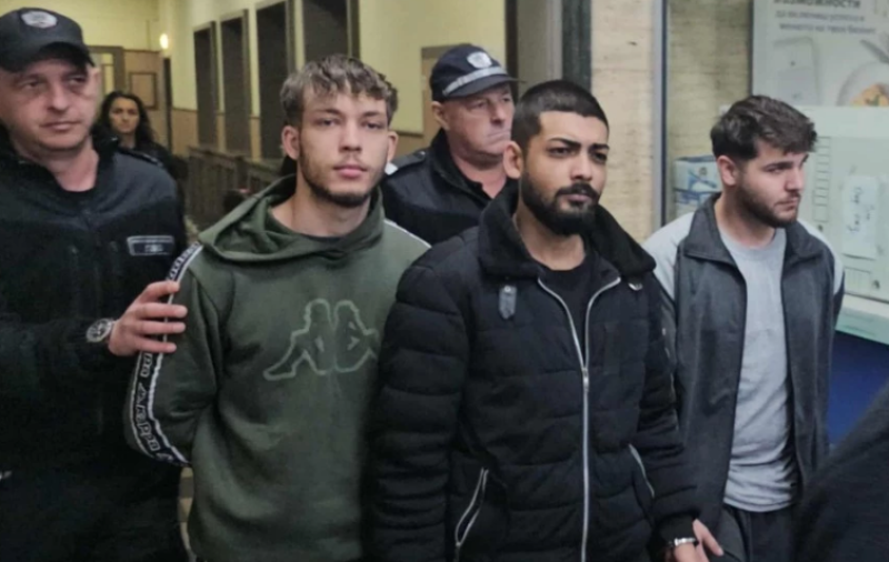 Тримата, зверски пребили и гаврили се с младеж край Панаира - на свобода с условни наказания
