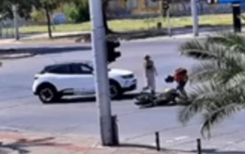 Лек автомобил и мотоциклетист се удариха в Тракия ВИДЕО