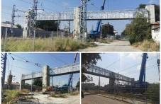 Монтираха железните елементи на пасарелката до Младежкия хълм, възстановяват движението на влаковете