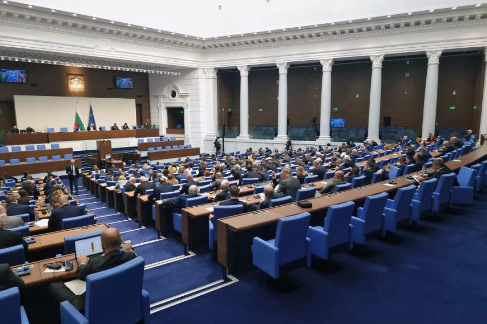 Окончателно! Таксата за платено обучение в университетите няма да скача с над 20%