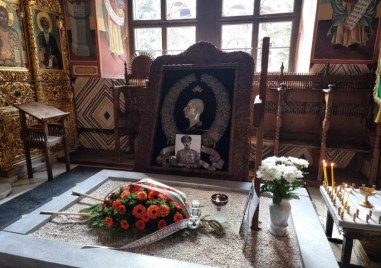На този ден: Цар Борис е погребан в Рилския манастир, 15 българи загиват в Охридското езеро