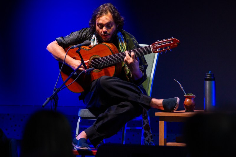 Бразилският виртуоз Яманду Коста идва за GuitArt Festival в Пловдив