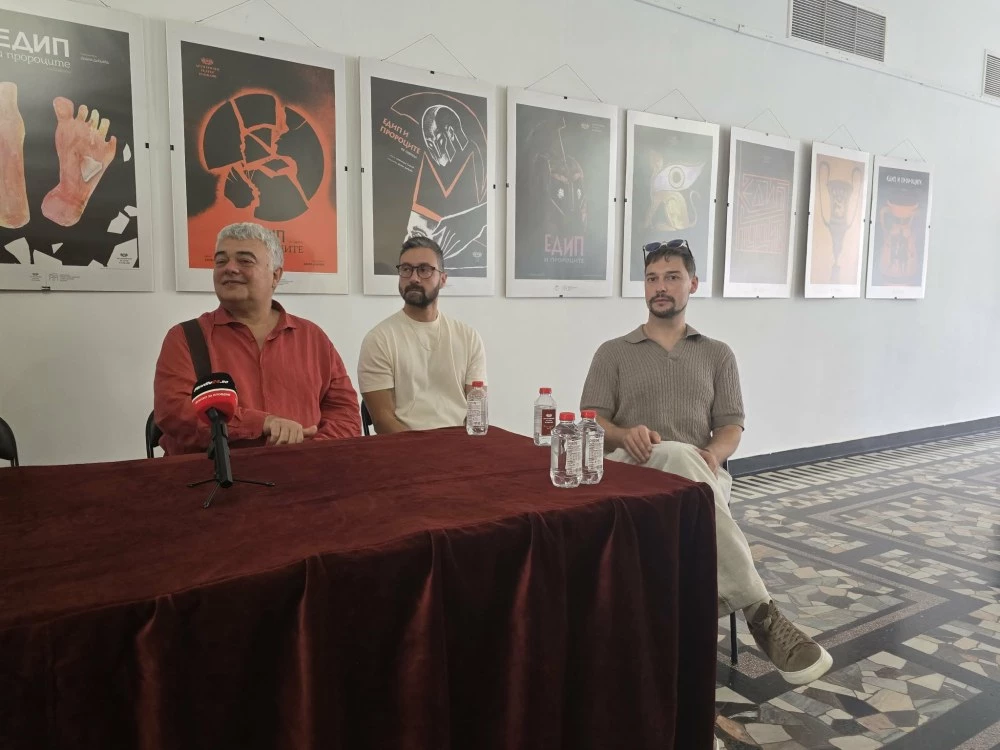 Режисьорът Венцислав Асенов се завръща в Пловдивския театър с “Английски прозорец“