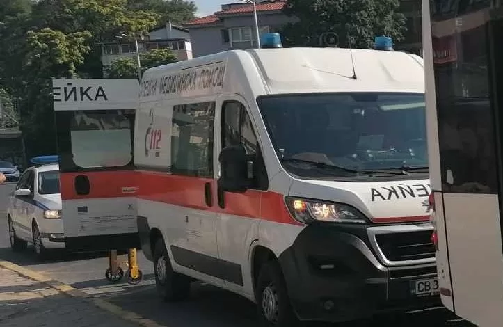 “Зомби“ на фентанил припадна в автобус и предизвика паника