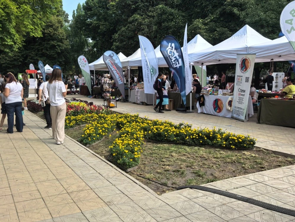 Със зелени идеи, забавления и благородна кауза Re:Bazaar отново завладя район „Южен“