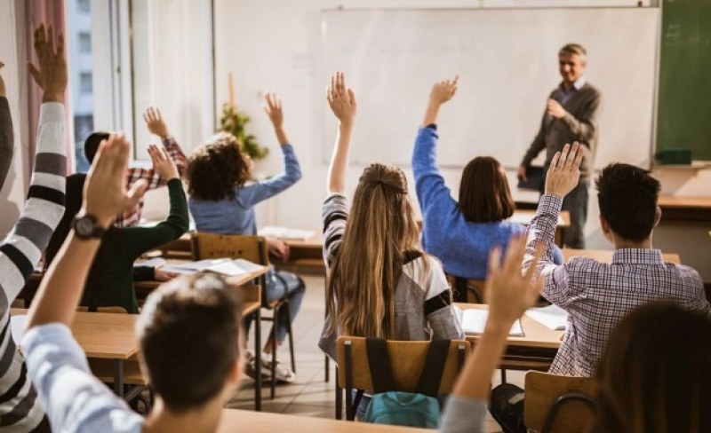 15 септември настъпи! Учете и бъдете устремени, но и разумни, скъпи ученици!
