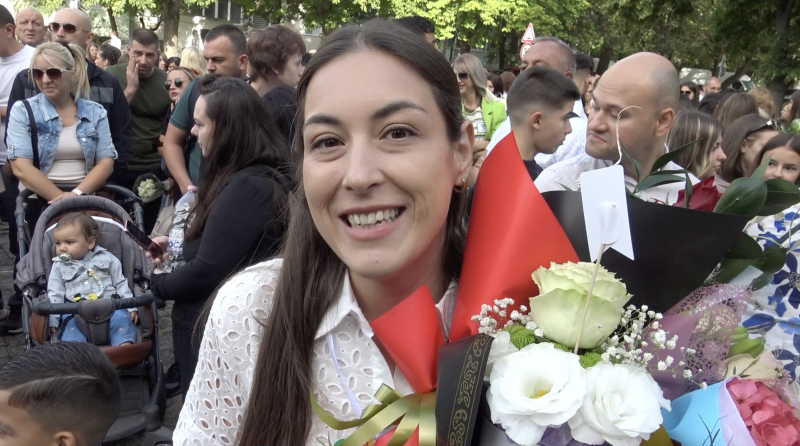 „Вълнението е огромно“: Първият звънец в СУ „Св. св. Кирил и Методий“ ВИДЕО
