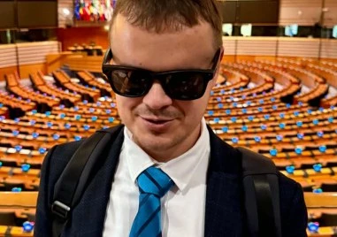 „Фотография без зрение“: Незрящият Дилян Манолов показа своя поглед към Пловдив и света