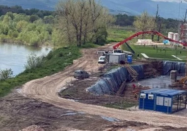 Събират петиция против строителството на 50 метра от Марица в Пловдив