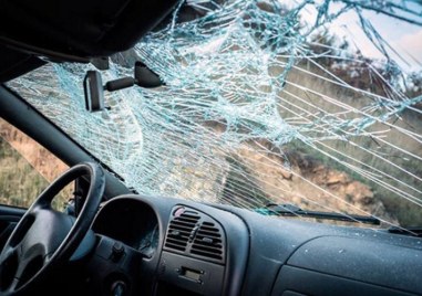 Пенсионер потроши колата на свой съсед в Златитрап