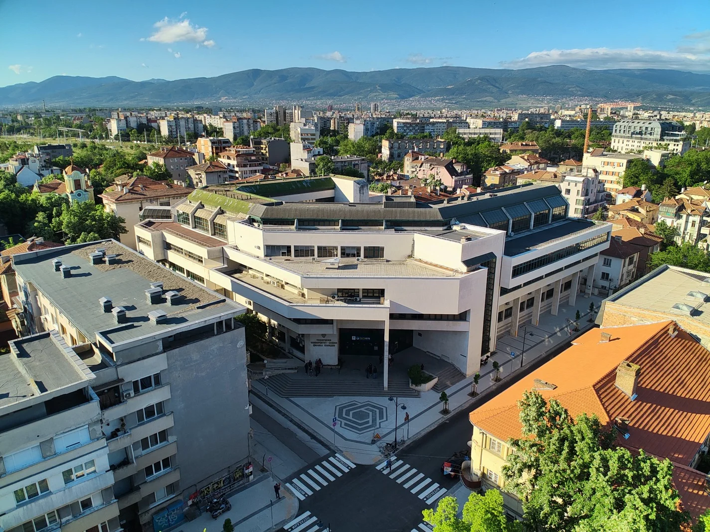 spirat-dvizhenieto-dnes-chas-ulitsa-635.webp