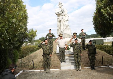 Празник в Българската армия! Отбелязват деня на свързочните войски