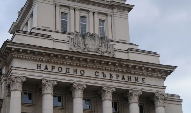 Окончателно! НС прие новия механизъм за минималната работна заплата