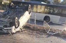 Тежък инцидент: Кола се обърна по таван на входа на Тунела в Пловдив
