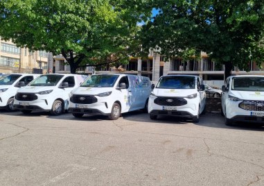 Шест нови микробуса вече обслужват социалните услуги в Асеновград