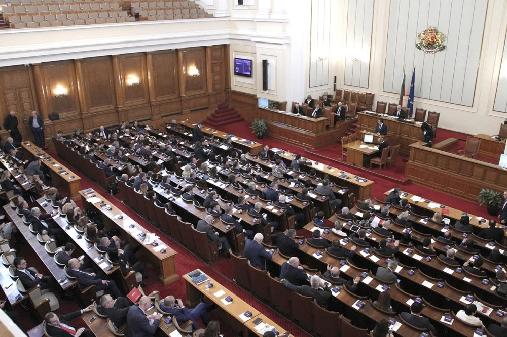 Окончателно! Парламентът прие нови правила за защита на журналисти