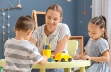 Нужда на хиляди семейства: Ще удължат ли програмата за бавачки “Родители в заетост“?