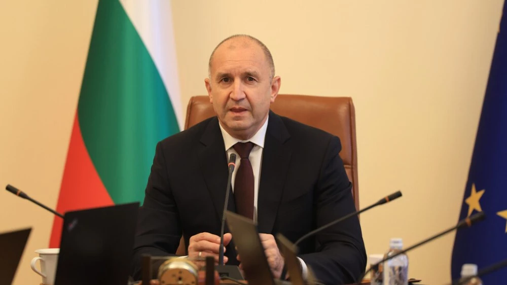 Двама са в тежко състояние след атаката край Варна, издирват екипажа на потъналия кораб