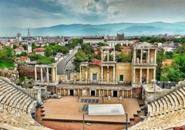 9 октомври - ден на Античната култура и Световен ден на пощите