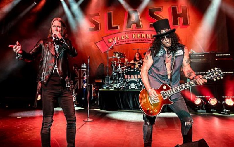 Slash ft. Myles Kennedy и The Conspirators идват на Hills of Rock 2027