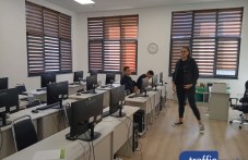 Пет допълнителни гишета за личните асистенти в Пловдив след опашките пред социалните служби
