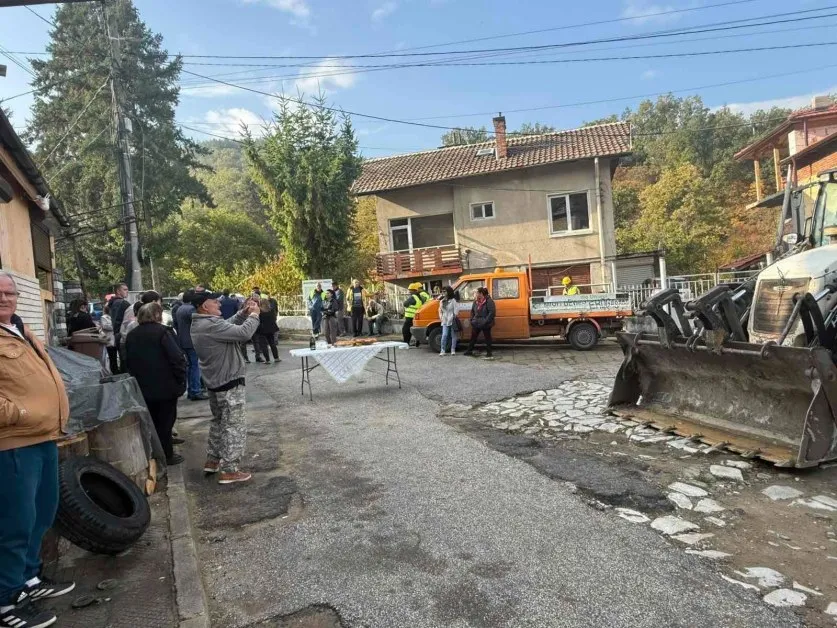 В Храбрино празнуват ремонт, чакан с поколения