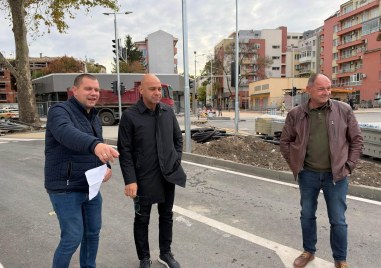 Пробивът под Централна гара напредва, сменят шумни шахти след сигнали на пловдивчани СНИМКИ