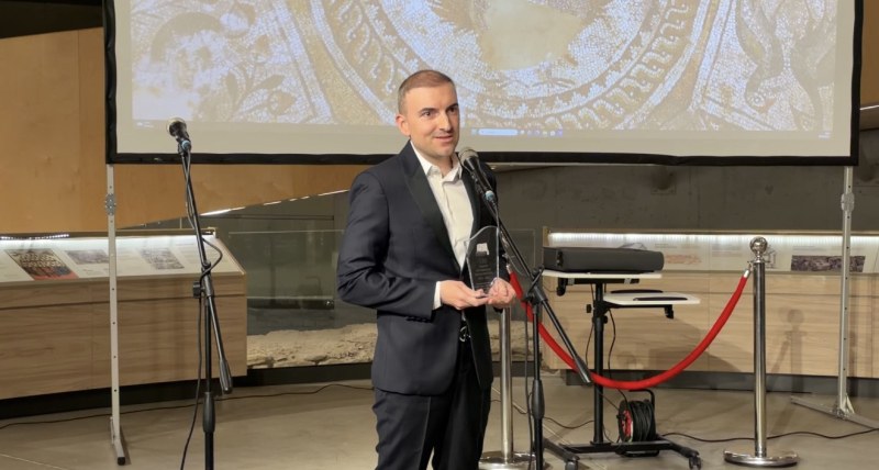 Илиян Велков с отличие от СБЖ за 100 години организирана журналистика в Пловдив