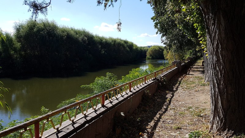Пловдивчанин открадна дамска чанта от пейка край Марица, задържаха го минути по-късно